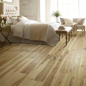 Bedroom Hardwood flooring | York Carpetland USA 